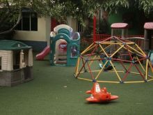 Grama Sintética - Kinder El Barquito de Papel ES